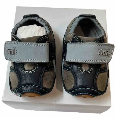 Zapatos de bebé de cuero Umi renacuajo azul marino recién nacido pre-caminante EE. UU. talla 1 UE talla 16 nuevos en caja Foto 1 de 4