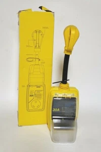 Protector contra sobretensiones RV 30 amperios - Analizador de circuitos RV protector contra sobretensiones con agua - Imagen 1 de 6