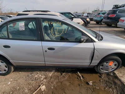 Saturn Saturn S Series Passenger Front Door Oem ZHJ58 Foto 1 de 2