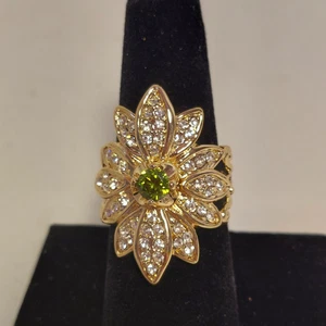 FJ Fallon Cocktailring goldfarben filigran grüner Stein mit klaren Steinen 1,5 Zoll - Bild 1 von 9