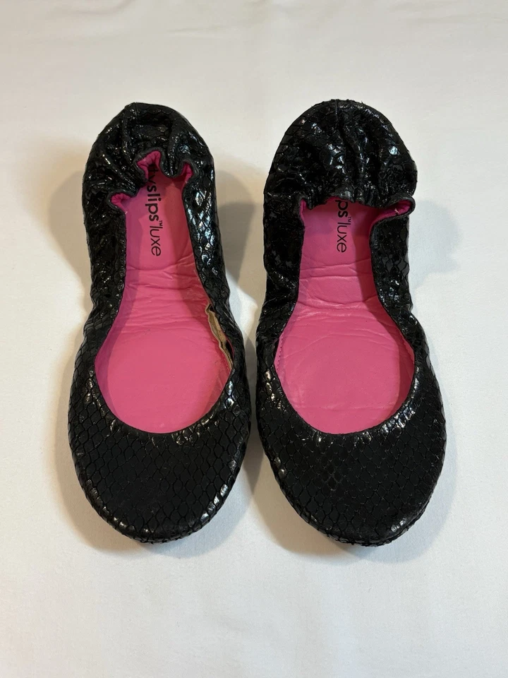 CitySlips Mujer Estampado de Serpiente Plegable Pisos Negros con Estuche Mediano 7-8.5 Usado en Excelente Condición Foto 1 de 4