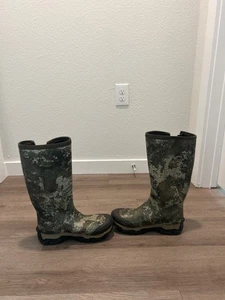 Men Scent-Free Rubber Boots Size 9M CABELAS Hunting Strata Camo - Picture 1 of 3