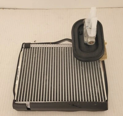 Evaporador de aire acondicionado genuino OEM Chrysler Dodge Jeep Mopar 68301871AA Foto 1 de 4