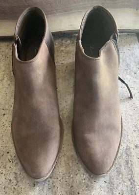 Botines Simply Vera Wang Skylark para mujer talla 10” Foto 1 de 4