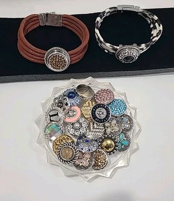 Lote de 23 dijes originales de broches de presión de jengibre joyería con botones conjunto de 2 pulseras envolventes Foto 1 de 4