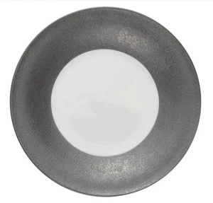 PLATO ENSALADA DE HIERRO FUNDIDO MICHAEL ARAM 8,75" nuevo con etiquetas - Imagen 1 de 3