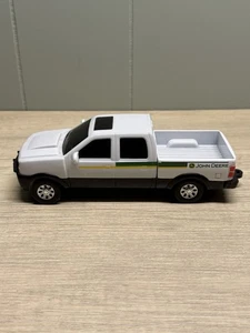 ERTL John Deere Double Cab Metal White Pickup Truck 1:24 Scale 8 Inches - Picture 1 of 5