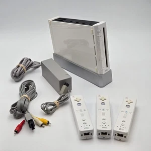 Consola Nintendo Wii RVL-001 2006 Blanca con 3 Mandos Usada - Imagen 1 de 15