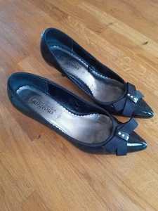 Black Kitten Heel Shoes: Size 5 with Bow: Slip on Ladies New Look Shoe - Picture 1 of 14