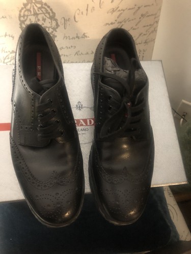 Suola mimetica stringata Prada taglia 10 in pelle derby Wingtip rara raccolta.