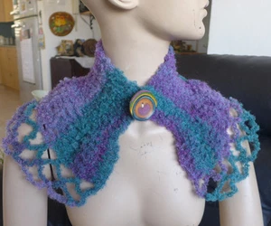 COLLAR SCARF CAPELET HANDMADE CROCHET NECK WARMER PURPLES CHANGING COLOR THREAD - Picture 1 of 12