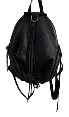Mochila Rebecca Minkoff Julian de cuero granulado negro con herrajes plateados y borlas Foto 1 de 4
