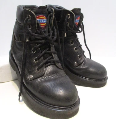 女士的 Dickies 复古摩托靴黑色卵石纹皮革,6 1/2 米,蕾丝-Ups — 第 1/4 张图片