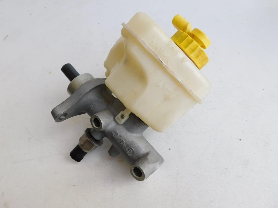 Porsche Cayenne S 955 9PA 2004 Brake Master Cylinder J089 Foto 1 de 1