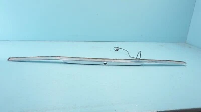 MERCEDES--BENZ R107 380SL 450SL 560SL, CARROCERÍA MALETERO CROMO LADO Y JUEGO CENTRAL Foto 1 de 4