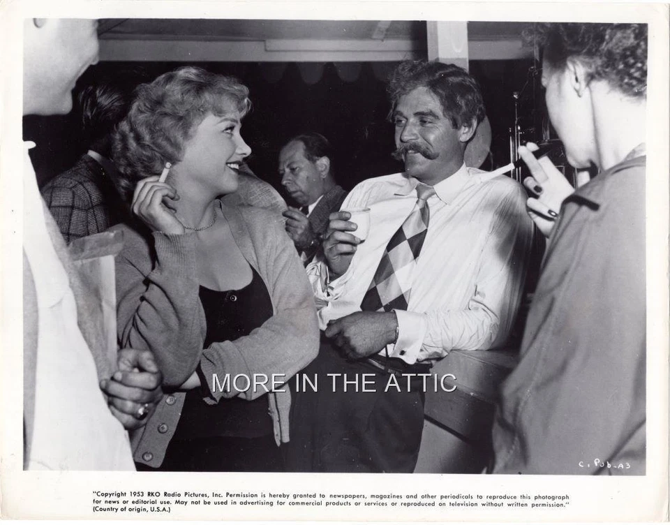 STEVE COCHRAN ANNE BAXTER ORIG VINTAGE RKO CANDID FILM NOIR BTS CARNIVAL STORY — 第 1/1 张图片