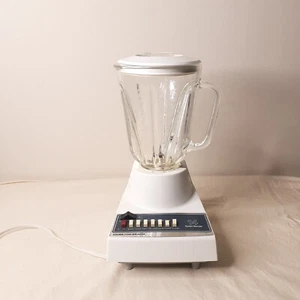 Vintage Hamilton Beach 14 Speed Blender Model No. 632-5 White With Glass 40 oz. - Picture 1 of 6