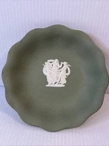 Wedgwood Sage Green Jasperware Scallop Edge Bowl 5" England - Picture 1 of 14