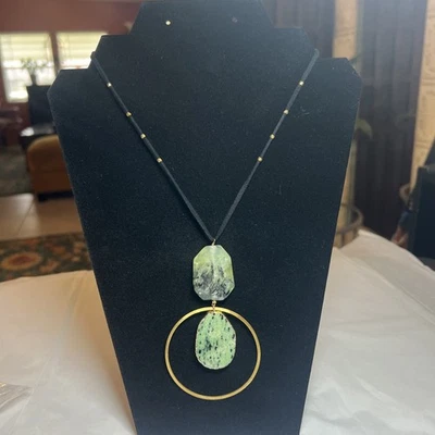 Collar largo ajustable Anthropologie Serefina para mujer hermosas piedras verdes Foto 1 de 4