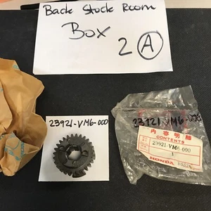 Honda TRX125 Fourtrax 1985-86 Genuine Ultra Low Drive Gear 27T 23921-VM6-000 NIB - Picture 1 of 9