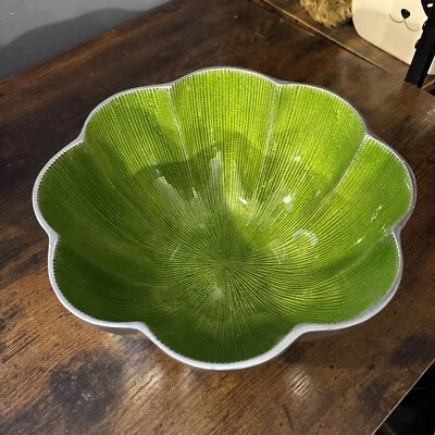 "Ensalada de frutas de 9"" Simply Designz Mod esmalte verde y aluminio metal festoneado" Foto 1 de 4