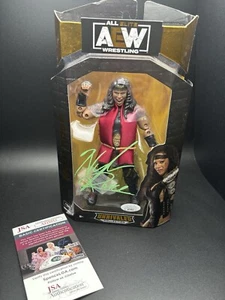 Nyla Rose handsignierte AEW Unrivaled Collection Serie 7 Figur JSA/COA - Bild 1 von 7