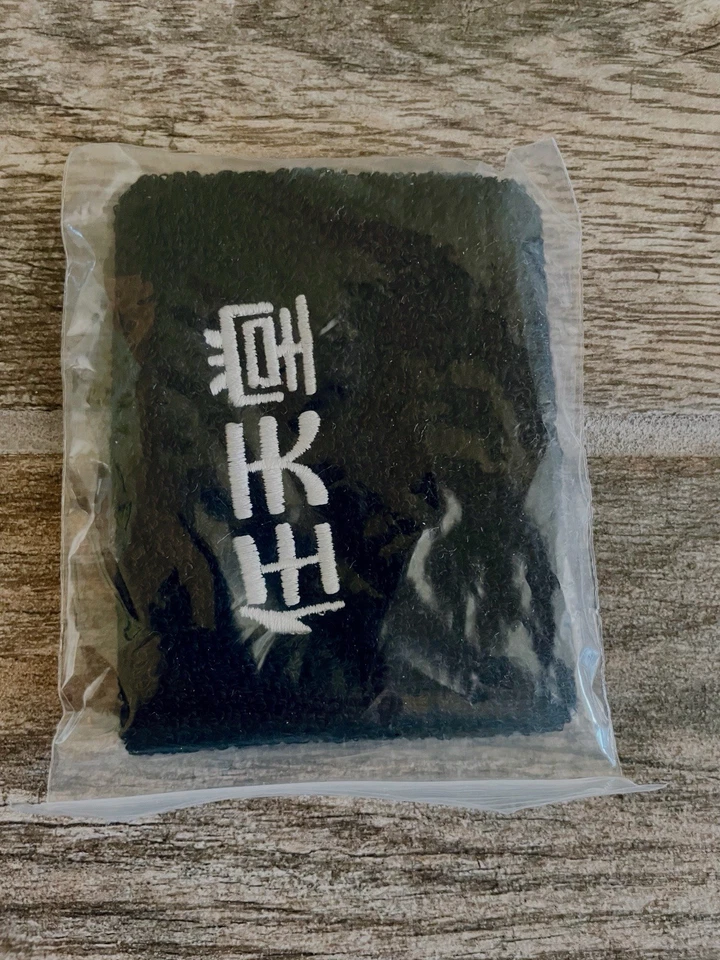 Pulsera deportiva rara de principios de la década de 2000 con logotipo chino Foto 1 de 1