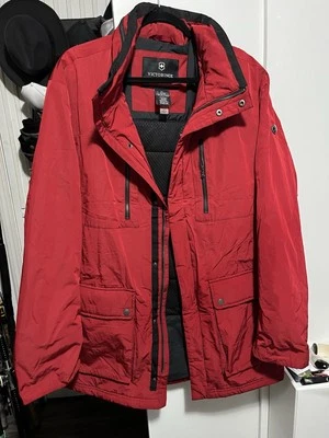 Parka de montaña acolchada Victorinox roja  Foto 1 de 3