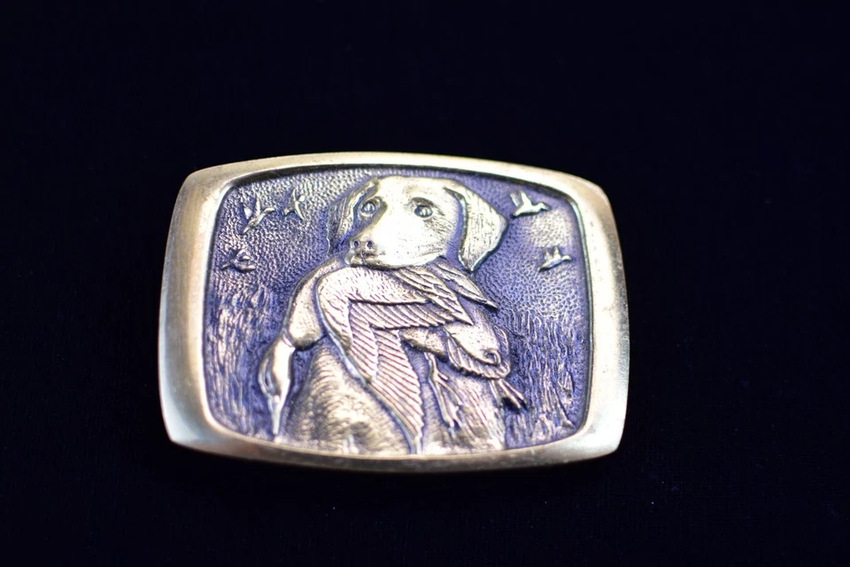 Golden Retriever Perro de Caza con Pato en Boca LATÓN Sólido Hebilla de Cinturón De Colección Foto 1 de 3