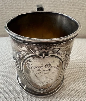 Copo infantil de prata esterlina idade dourada 82 gramas datado de 1877 inscrito - Imagem 1 de 4