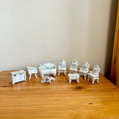 Muebles antiguos de porcelana para casa de muñecas Japón blanco floral - Juego de 9 piezas Foto 1 de 4