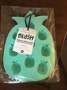 Pineapple Shaped Silicone Ice Tray & Mold by Blush 8" L x 5.5 W" NEW - Picture 1 of 2