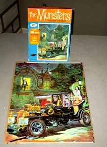 1965- THE MUNSTERS-HERMAN TV-SHOW-KUTSCHENHAUS-FAMILIENPUZZLE MIT FOTOBOX - Bild 1 von 13