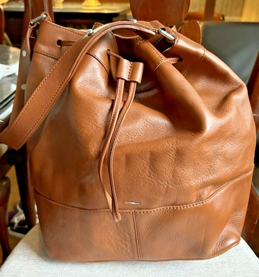 SHINOLA DETROIT 可转换皮革牵引皮革 HOBO 包 BOURBON BRIT TAN — 第 1/4 张图片