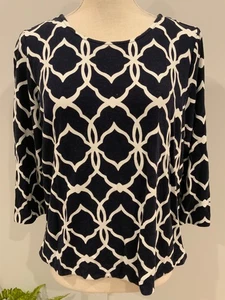 CROWN & IVY Womens Size Medium Black Trellis 3/4 Sleeve Round Neck Basic Top - Picture 1 of 5