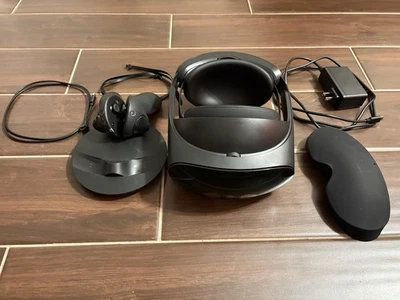 Meta Quest Pro 256GB Standalone All-in-One VR Headset - Good Condition - Image 1 of 4