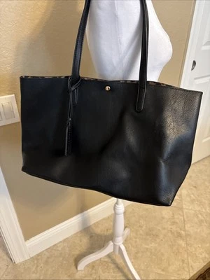 Bolso de mano Sole Society. Negro Foto 1 de 4