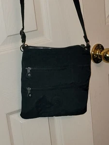 Bandolera Kipling Live Light Bolso Nylon Azul Marino Mono Llavero - Imagen 1 de 10