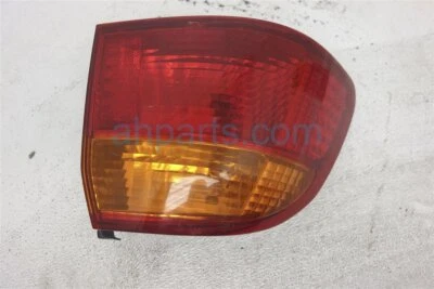 Luz trasera de freno izquierda para conductor Honda Civic 1999-2000 sedán *en cuarto* Foto 1 de 4