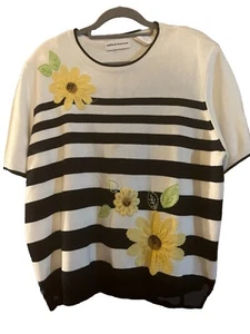 Alfred Dunner Women XL White Black Stripe Floral Accents Knit Top Grandma Core - Picture 1 of 9
