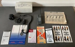 UNUSED VINTAGE MOTOROLA RETRO BRICK CELL / CELLULAR PERSONAL PHONE+ EXTRAS, RARE - Zdjęcie 1 z 12