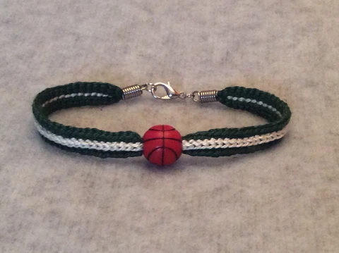 Milwaukee Bucks Women's Green & Cream Handmade Bracelet W/ Acrylic Bead!!! Cover