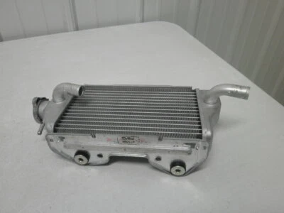Nuevo radiador derecho Kawasaki KX450 2016-2023 OEM 39061-0710 KX 450 16-23 Foto 1 de 3