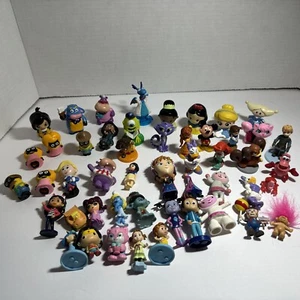 Disney & Non-Disney gemischte Miniatur Figuren Spielzeug Lot PVC & Kunststoff verschiedene - Bild 1 von 14