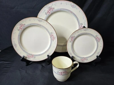 Noritake  Magnificence 4 Piece Place Setting NO SAUCER - Image 1 of 3