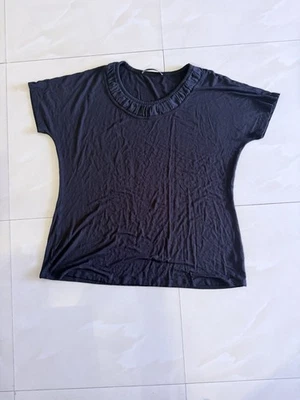 Top de seda Marina Rinaldi Max Mara talla L borde de microperlas Old Money Resort Foto 1 de 4