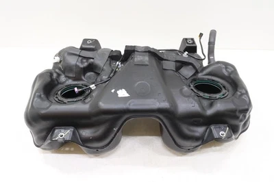 2023 - 2025 MAZDA CX-50 TANQUE DE GASOLINA COMBUSTÍVEL RESERVATÓRIO GARRAFA DE ARMAZENAMENTO FABRICANTE DE EQUIPAMENTO ORIGINAL VA4042100D - Imagem 1 de 4