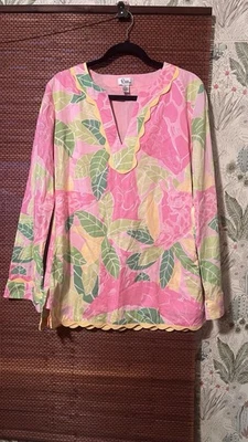 Lilly Pulitzer Women’s leaf scalloped trim long sleeve top L - Image 1 of 4