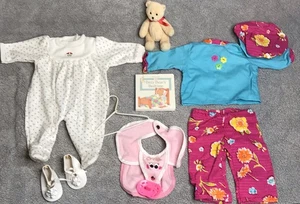 Set Pleasant Company American Girl Bitty Baby roter Schlafanzug Teddybär & Buch - Bild 1 von 19