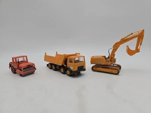 Kibri H0 1:87 Baustellenfahrzeuge Raupenbagger Straßenwalze Kipplader - Bild 1 von 4